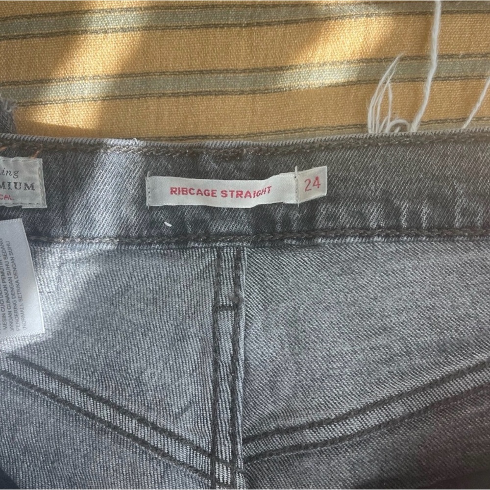 Levis Straight Ribcage- Washed Black - Picture 4 of 5